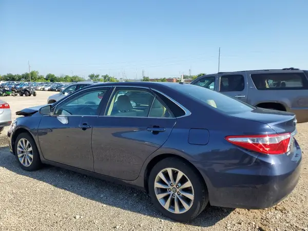 4T1BF1FK5HU695100 2017 TOYOTA CAMRY - Image 2