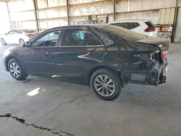 4T1BF1FK5HU696327 2017 TOYOTA CAMRY - Image 2