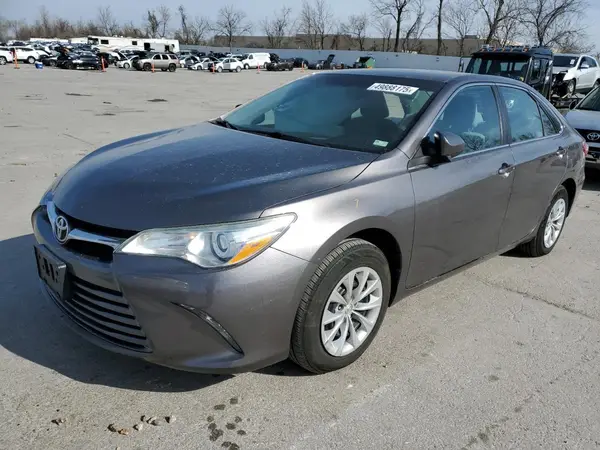 4T1BF1FK5HU696747 2017 TOYOTA CAMRY - Image 1