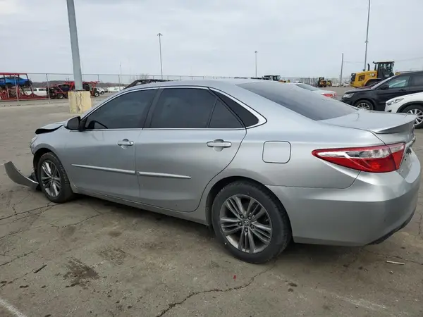 4T1BF1FK5HU696781 2017 TOYOTA CAMRY - Image 2