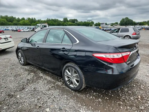 4T1BF1FK5HU698059 2017 TOYOTA CAMRY - Image 2