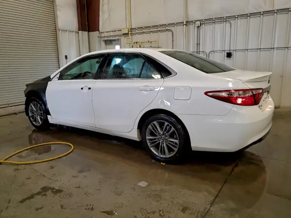 4T1BF1FK5HU698174 2017 TOYOTA CAMRY - Image 2
