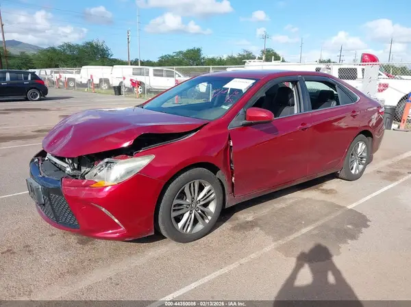 4T1BF1FK5HU700327 2017 TOYOTA CAMRY - Image 2