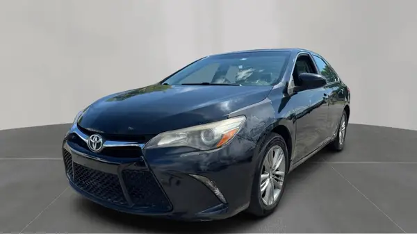 4T1BF1FK5HU70223 2017 TOYOTA CAMRY - Image 2