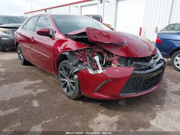 4T1BF1FK5HU704183 2017 TOYOTA CAMRY - Image 1