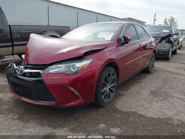 4T1BF1FK5HU704183 2017 TOYOTA CAMRY - Image 2