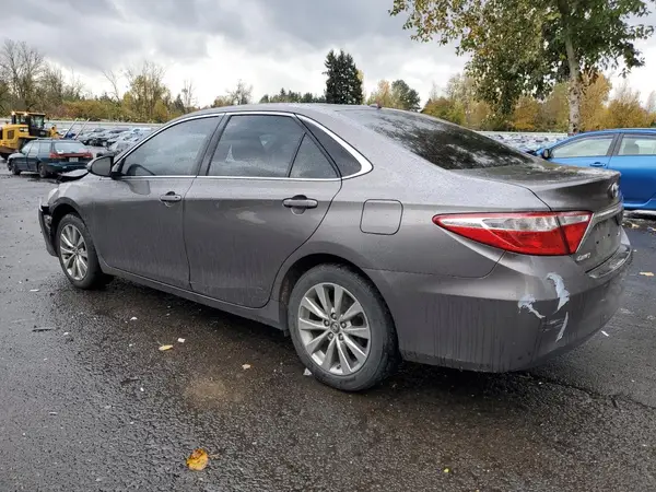 4T1BF1FK5HU704622 2017 TOYOTA CAMRY - Image 2