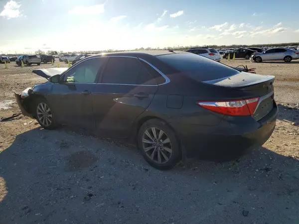 4T1BF1FK5HU704751 2017 TOYOTA CAMRY - Image 2