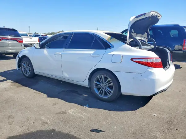 4T1BF1FK5HU706094 2017 TOYOTA CAMRY - Image 2