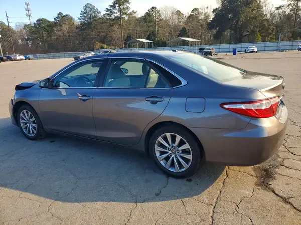 4T1BF1FK5HU708184 2017 TOYOTA CAMRY - Image 2