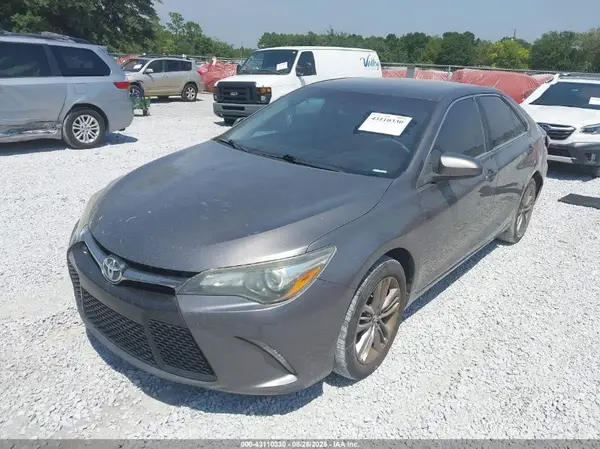 4T1BF1FK5HU709349 2017 TOYOTA CAMRY - Image 2