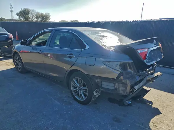 4T1BF1FK5HU709531 2017 TOYOTA CAMRY - Image 2