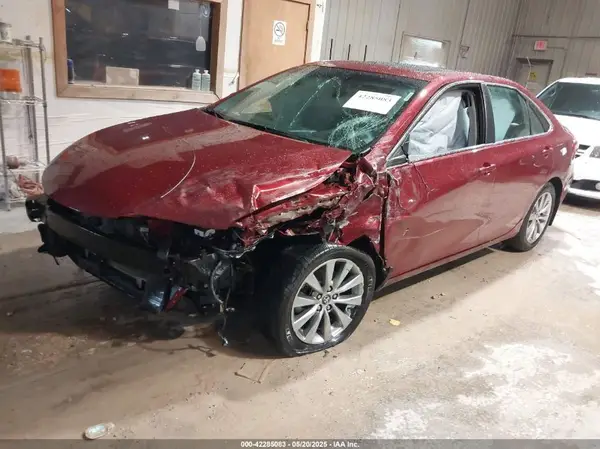 4T1BF1FK5HU712395 2017 TOYOTA CAMRY - Image 2