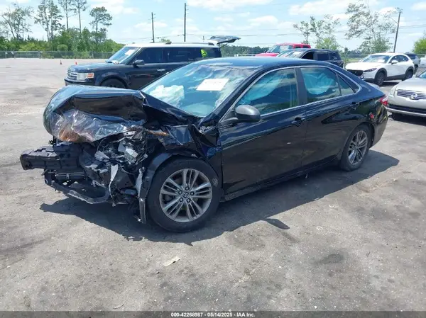 4T1BF1FK5HU712798 2017 TOYOTA CAMRY - Image 2
