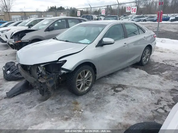 4T1BF1FK5HU712879 2017 TOYOTA CAMRY - Image 2