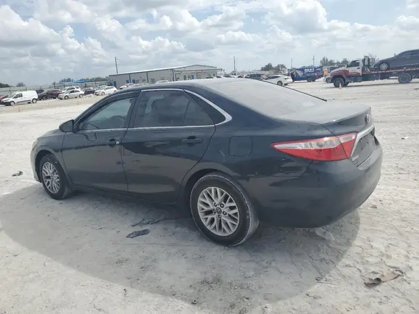 4T1BF1FK5HU714793 2017 TOYOTA CAMRY - Image 2