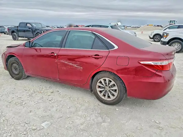 4T1BF1FK5HU715782 2017 TOYOTA CAMRY - Image 2