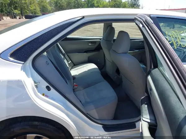 4T1BF1FK5HU715796 2017 TOYOTA CAMRY - Image 8