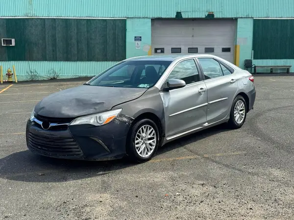 4T1BF1FK5HU719847 2017 TOYOTA CAMRY - Image 2