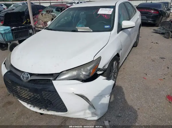 4T1BF1FK5HU720643 2017 TOYOTA CAMRY - Image 2