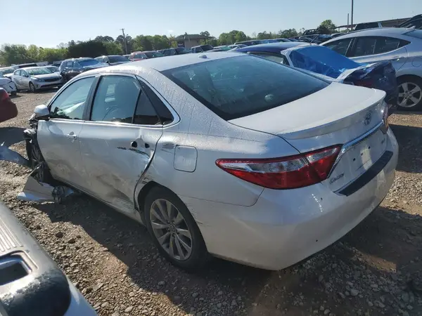 4T1BF1FK5HU721663 2017 TOYOTA CAMRY - Image 2