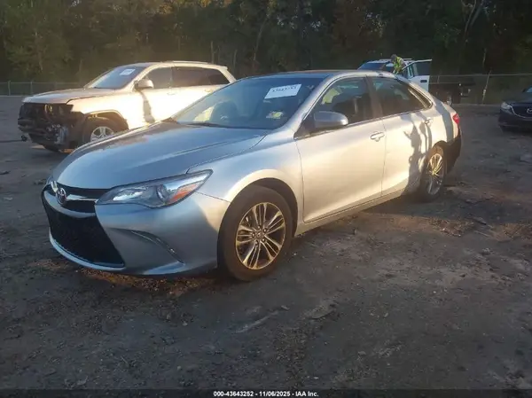 4T1BF1FK5HU726135 2017 TOYOTA CAMRY - Image 2