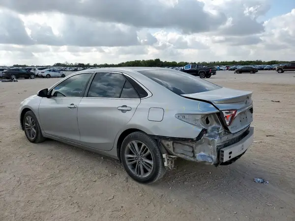 4T1BF1FK5HU727155 2017 TOYOTA CAMRY - Image 2