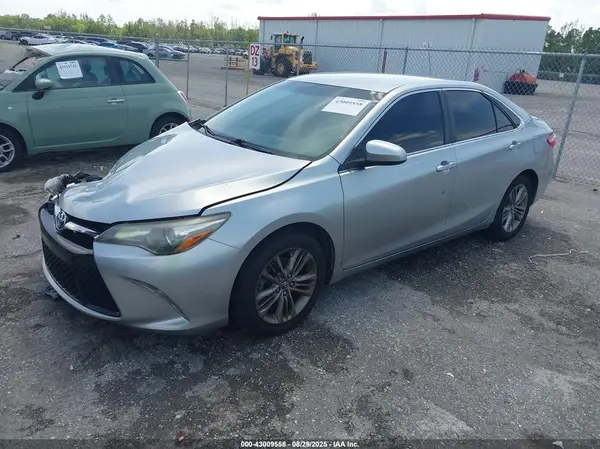 4T1BF1FK5HU728757 2017 TOYOTA CAMRY - Image 2