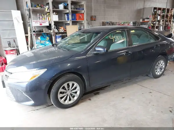 4T1BF1FK5HU728936 2017 TOYOTA CAMRY - Image 2