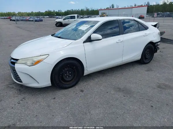 4T1BF1FK5HU729956 2017 TOYOTA CAMRY - Image 2