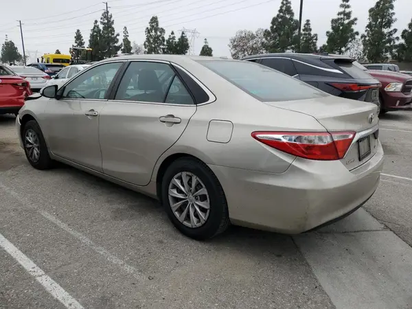 4T1BF1FK5HU731853 2017 TOYOTA CAMRY - Image 2