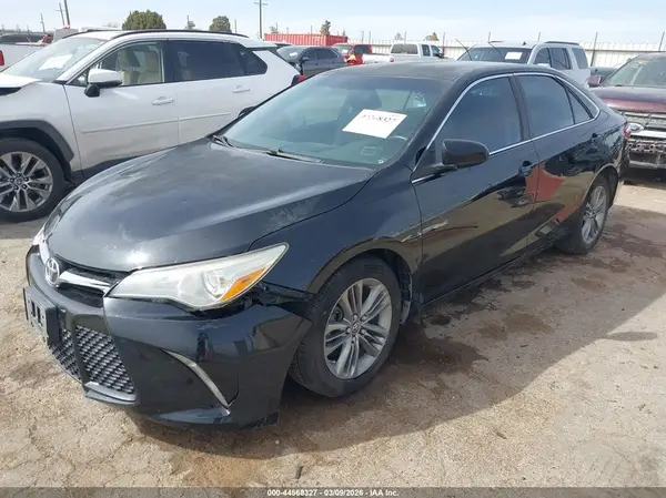 4T1BF1FK5HU734753 2017 TOYOTA CAMRY - Image 2