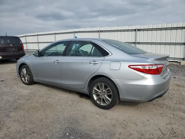 4T1BF1FK5HU735613 2017 TOYOTA CAMRY - Image 2