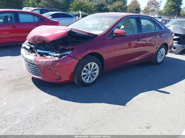 4T1BF1FK5HU735708 2017 TOYOTA CAMRY - Image 2