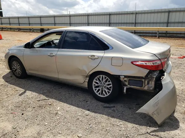 4T1BF1FK5HU736373 2017 TOYOTA CAMRY - Image 2