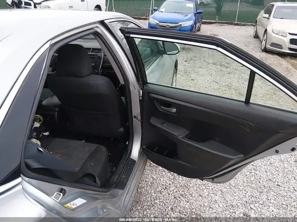 4T1BF1FK5HU738401 2017 TOYOTA CAMRY - Image 8