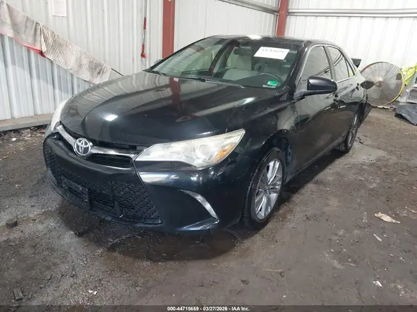 4T1BF1FK5HU738849 2017 TOYOTA CAMRY - Image 2