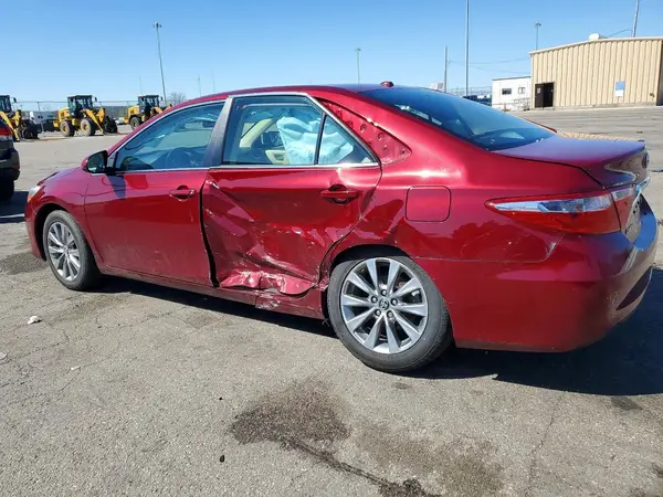 4T1BF1FK5HU738852 2017 TOYOTA CAMRY - Image 2