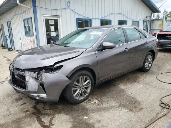 4T1BF1FK5HU739256 2017 TOYOTA CAMRY - Image 1