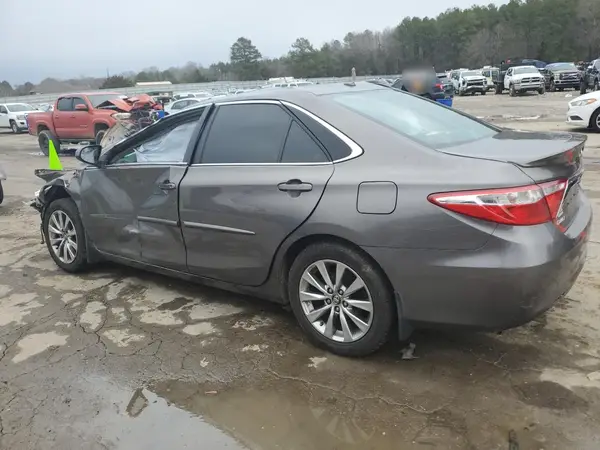 4T1BF1FK5HU742643 2017 TOYOTA CAMRY - Image 2
