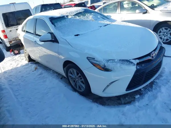 4T1BF1FK5HU743856 2017 TOYOTA CAMRY - Image 1