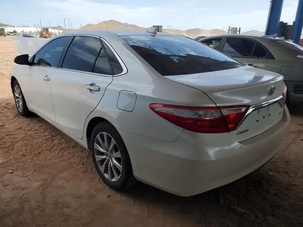 4T1BF1FK5HU745641 2017 TOYOTA CAMRY - Image 2