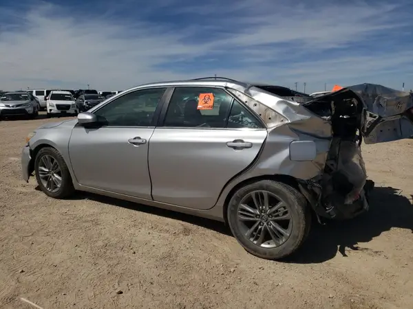 4T1BF1FK5HU747826 2017 TOYOTA CAMRY - Image 2