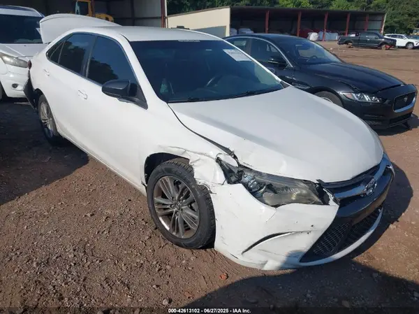 4T1BF1FK5HU748233 2017 TOYOTA CAMRY - Image 1