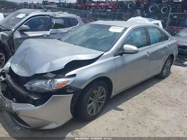 4T1BF1FK5HU750516 2017 TOYOTA CAMRY - Image 2