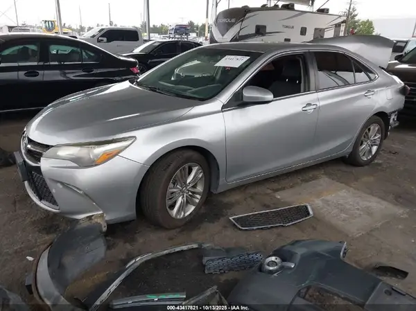 4T1BF1FK5HU750886 2017 TOYOTA CAMRY - Image 2