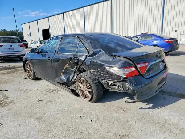4T1BF1FK5HU752069 2017 TOYOTA CAMRY - Image 2