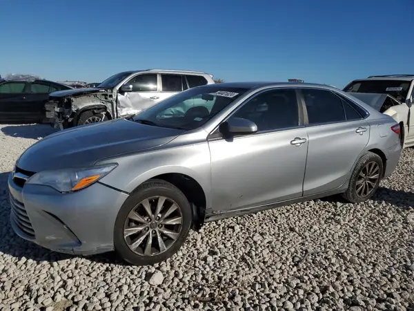 4T1BF1FK5HU752458 2017 TOYOTA CAMRY - Image 1