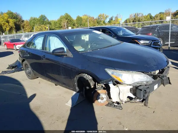 4T1BF1FK5HU754100 2017 TOYOTA CAMRY - Image 1