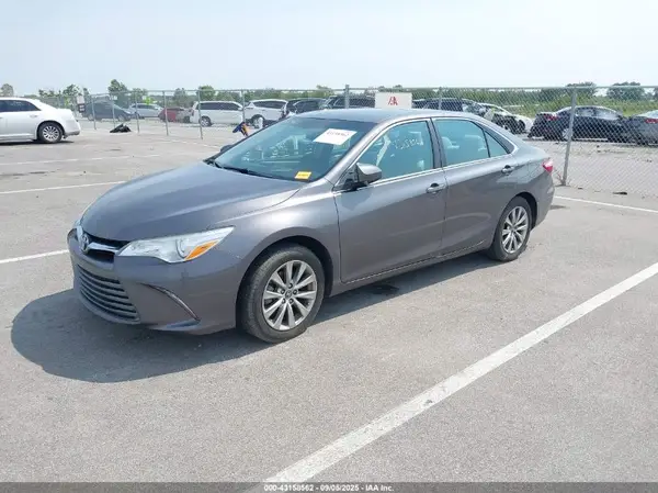 4T1BF1FK5HU756896 2017 TOYOTA CAMRY - Image 2